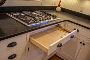 BlackPearl_Leather_Granite_full08-600x400