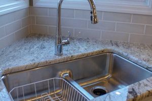DonnaSandraPolishedMarble_full03-600x400