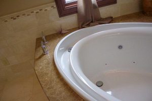 EmperadorLightMarble_full03-600x400