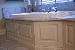 HonedWhiteCararraMarbleBathroom_full05-600x400