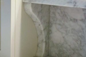 HonedWhiteCararraMarbleBathroom_full08-600x400