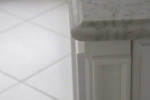HonedWhiteCararraMarbleKitchen01_full13-600x400