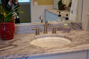 HonedWhiteCararraMarbleVanity_full01-600x400