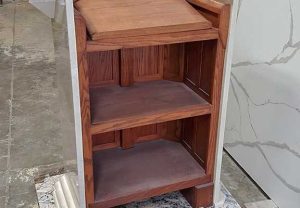 Marble-Lectern_full03-576x400