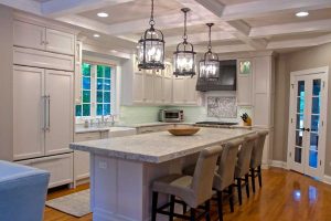 SalinasWhiteGranite_miterIsland_full02-600x400
