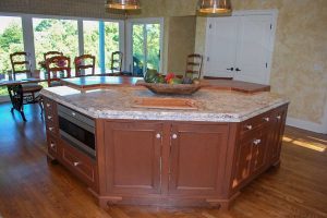 SiennaBordeauxGranite_full01-600x400