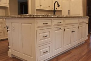 kitchen_BiancoAntico-AC_full02-600x400